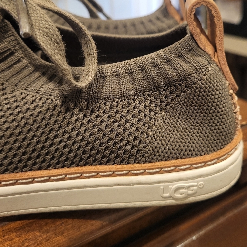 UGG Women's Sidney Sneaker USA OLIVE GREEN Knit Mesh Size 7.5 - Picture 3 of 10